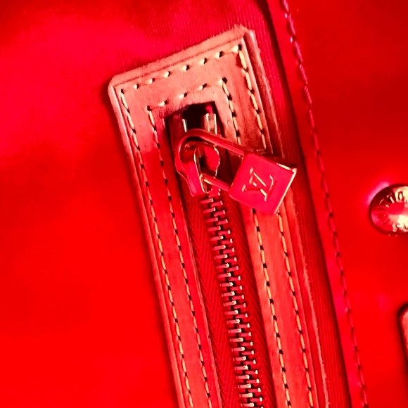 Louis Vuitton Monogram Vernis Reade PM - Picture 10 of 10